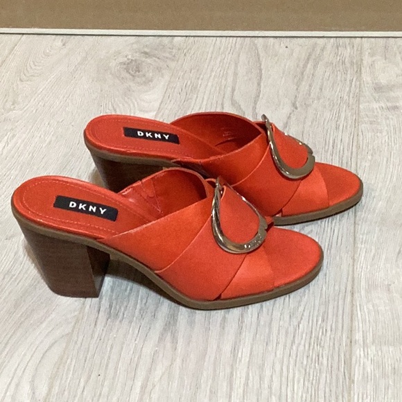 DKNY Sandals - Picture 2 of 3